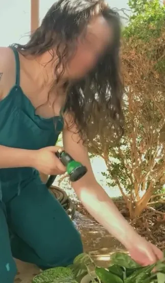 Chantal, 34