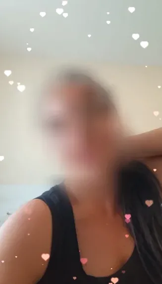 Julia, 39